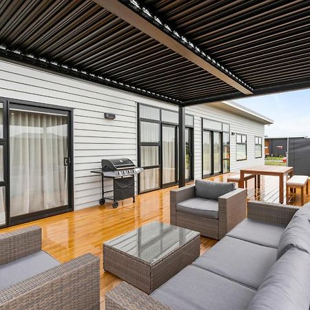 Pride Of Pinot - Martinborough Holiday Home Bagian luar foto