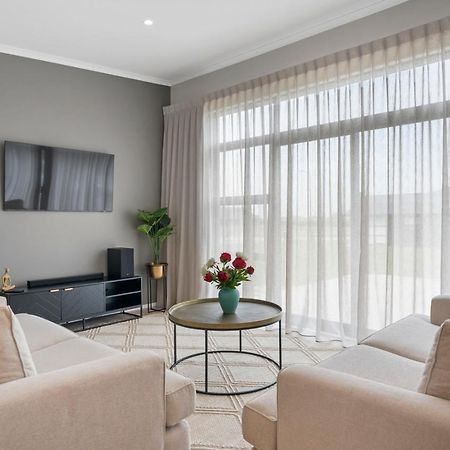 Pride Of Pinot - Martinborough Holiday Home Bagian luar foto